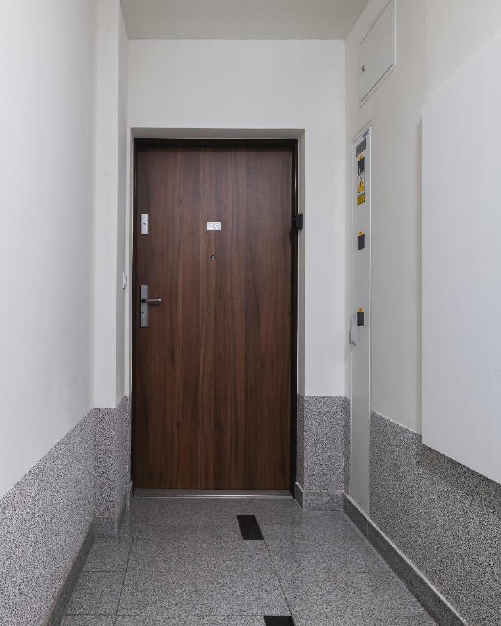 P&O Serviced Apartments Wawrzyszewska Varşovia Exterior foto